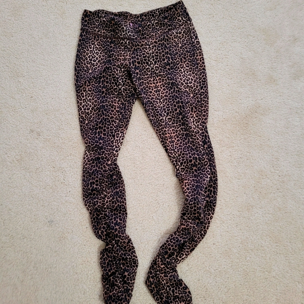 Kira Grace leopard leggings